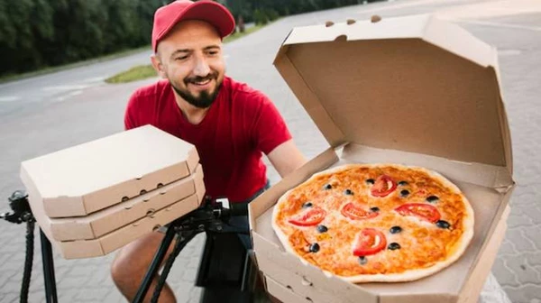 Comandarea de pizza cu livrare: avantajele serviciului